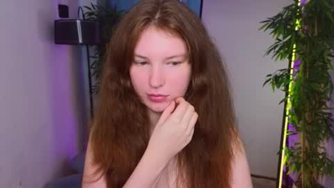 Snapshot of lolly_pump chatting on 09-19-25, 02:29 Mona online show from 09-19-25, 02:29