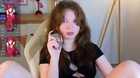 Snapshot of lolly_pump chatting on 11-05-25, 02:50 Mona online show from 11-05-25, 02:50