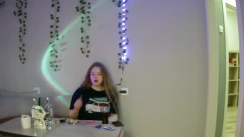 Snapshot of lollylol11 chatting on 12-17-24, 02:23 Lilly online show from 12-17-24, 02:23