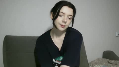 Snapshot of lollylol11 chatting on 11-07-25, 07:14 Lilly online show from 11-07-25, 07:14