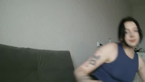 Snapshot of lollylol11 chatting on 12-03-25, 12:14 Lilly online show from 12-03-25, 12:14