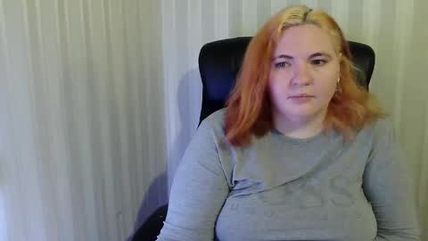 Snapshot of lollynomelty chatting on 12-19-25, 07:43 LollyNomelty online show from 12-19-25, 07:43