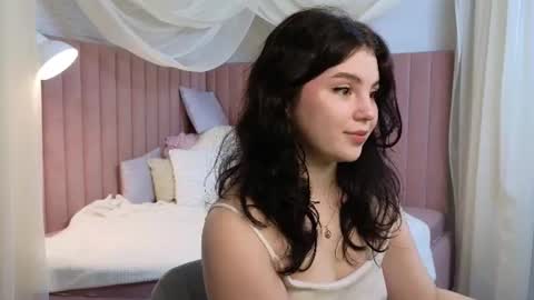 Snapshot of lollyy_pop chatting on 06-11-26, 01:27 lollyy_pop online show from 06-11-26, 01:27