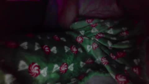 Snapshot of lolwhy21521 chatting on 12-16-25, 06:07 Lolwhy21 online show from 12-16-25, 06:07