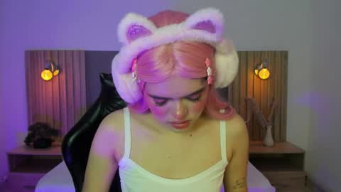 L O L Y online show from 05-22-26, 02:30