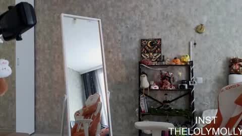 Molli online show from 06-19-26, 10:41