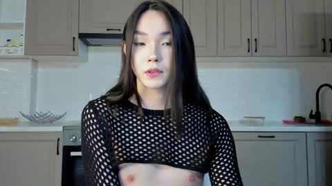 Lona online show from 11-04-25, 04:06