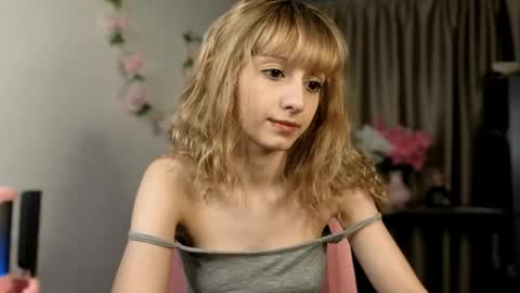 Snapshot of lonadejonge chatting on 05-31-26, 06:09 Sane online show from 05-31-26, 06:09