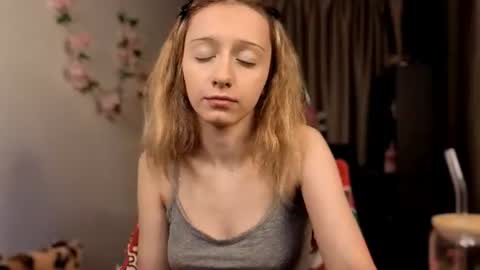 Snapshot of lonadejonge chatting on 06-11-26, 02:26 Sane online show from 06-11-26, 02:26