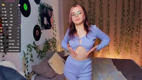 Lona online show from 01-15-26, 06:44