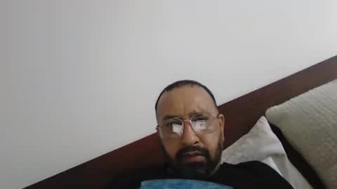 london0555 online show from 10-17-25, 06:10