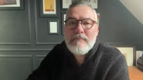 EnglishBear online show from 01-19-26, 01:15