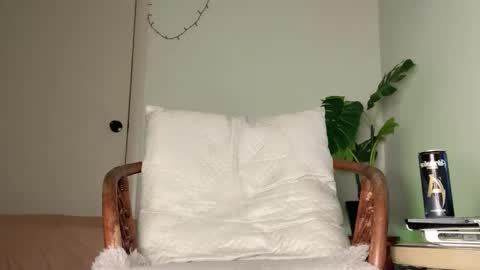 Snapshot of lonelysunset chatting on 01-25-25, 11:00 PVT AND MENU ACTIVE online show from 01-25-25, 11:00