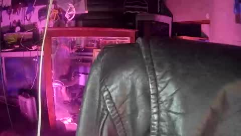 longbeachcd69 online show from 12-04-25, 12:25