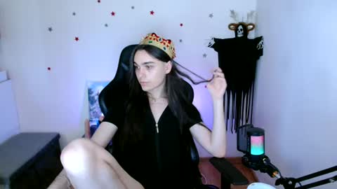 Snapshot of longhairbott chatting on 07-02-26, 10:10 Alex online show from 07-02-26, 10:10