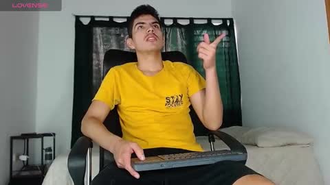 Snapshot of looki_16 chatting on 02-03-25, 12:14 looki 16 online show from 02-03-25, 12:14