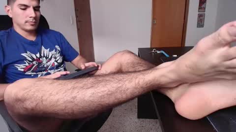 Snapshot of looki_16 chatting on 10-26-25, 08:59 looki 16 online show from 10-26-25, 08:59