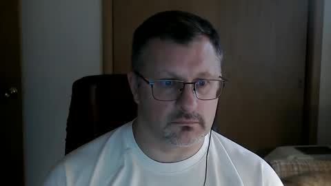 Snapshot of lookin75 chatting on 09-10-25, 11:27 lookin75 online show from 09-10-25, 11:27