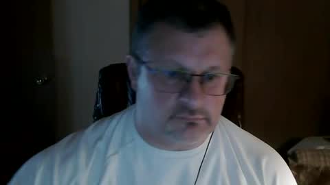 Snapshot of lookin75 chatting on 10-07-25, 02:31 lookin75 online show from 10-07-25, 02:31