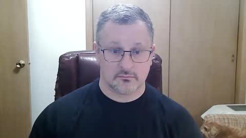 Snapshot of lookin75 chatting on 02-26-26, 04:22 lookin75 online show from 02-26-26, 04:22