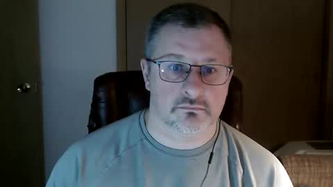 Snapshot of lookin75 chatting on 03-04-26, 04:18 lookin75 online show from 03-04-26, 04:18