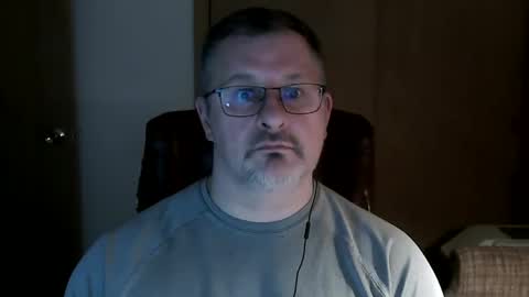 Snapshot of lookin75 chatting on 03-10-26, 03:33 lookin75 online show from 03-10-26, 03:33