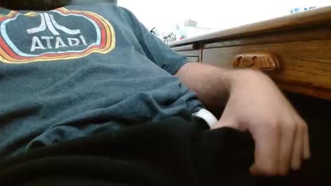 Snapshot of looking4milf21 chatting on 10-28-25, 05:37 looking4milf21 online show from 10-28-25, 05:37