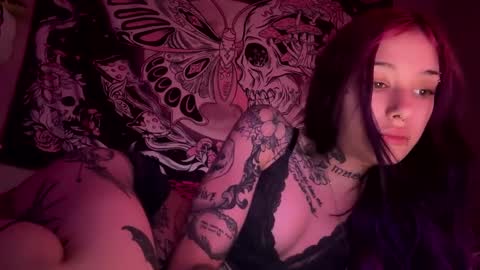 lookingforlona online show from 09-10-25, 04:07