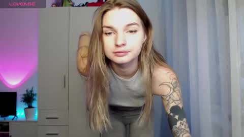 Luna online show from 12-02-25, 11:59