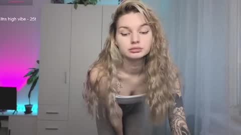 Snapshot of lookluna chatting on 05-04-26, 03:57 Luna online show from 05-04-26, 03:57