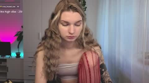Snapshot of lookluna chatting on 05-08-26, 04:51 Luna online show from 05-08-26, 04:51