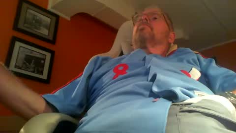 Snapshot of loosegravl chatting on 07-08-26, 11:53 loosegravl online show from 07-08-26, 11:53