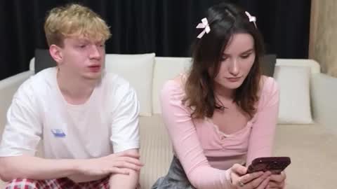 Jean and Isa right couple Mark and Eva left couple online show from 11-16-25, 10:43