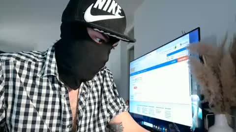 Snapshot of loov2watch chatting on 03-16-26, 11:47 Mato online show from 03-16-26, 11:47