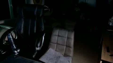 Snapshot of loov2watch chatting on 03-21-26, 10:46 Mato online show from 03-21-26, 10:46