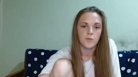 Snapshot of lora879 chatting on 06-16-26, 07:27 Lora online show from 06-16-26, 07:27