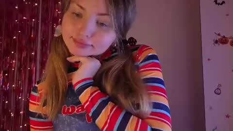 Lora online show from 06-11-26, 03:32