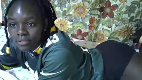 lora_amor online show from 02-23-26, 03:59