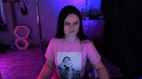 Lora Cain online show from 06-30-26, 01:12