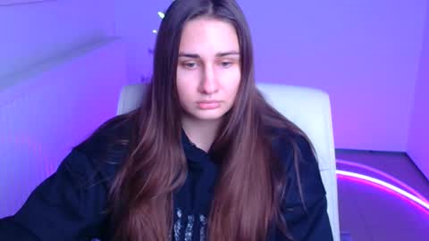 Lora online show from 01-18-26, 06:28