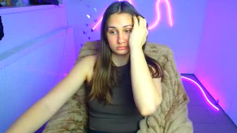 Lora online show from 04-15-26, 07:15