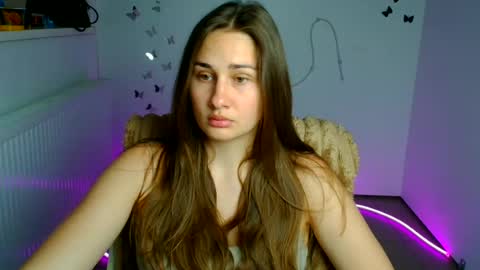 Snapshot of lora_kisses chatting on 06-22-26, 05:37 Lora online show from 06-22-26, 05:37