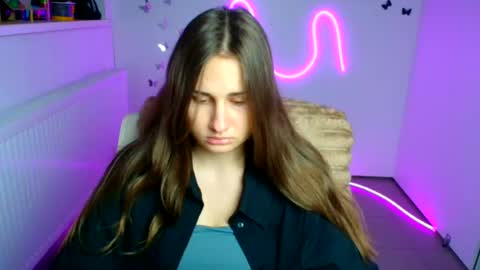 Snapshot of lora_kisses chatting on 06-27-26, 05:23 Lora online show from 06-27-26, 05:23