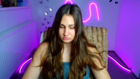 Snapshot of lora_kisses chatting on 07-14-26, 05:45 Lora online show from 07-14-26, 05:45