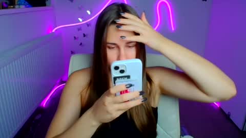 Snapshot of lora_kisses chatting on 07-28-26, 05:58 Lora online show from 07-28-26, 05:58