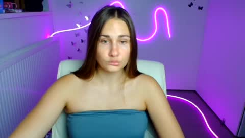 Snapshot of lora_kisses chatting on 08-04-26, 05:43 Lora online show from 08-04-26, 05:43