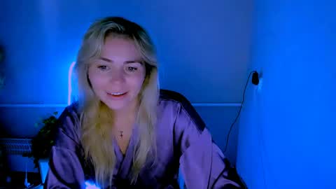Lora online show from 06-10-26, 02:34