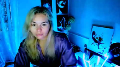 Lora online show from 07-24-26, 02:53