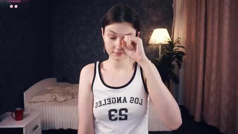 Lora online show from 11-26-25, 05:08