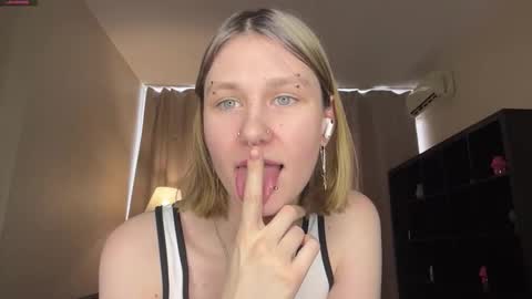 Lora online show from 02-12-26, 07:03